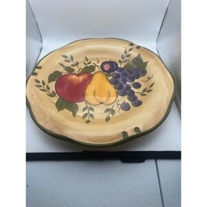 Home Trends Fruit Motif Dinner Plate Scalloped Green Rim Apple Pear Grapes Tan